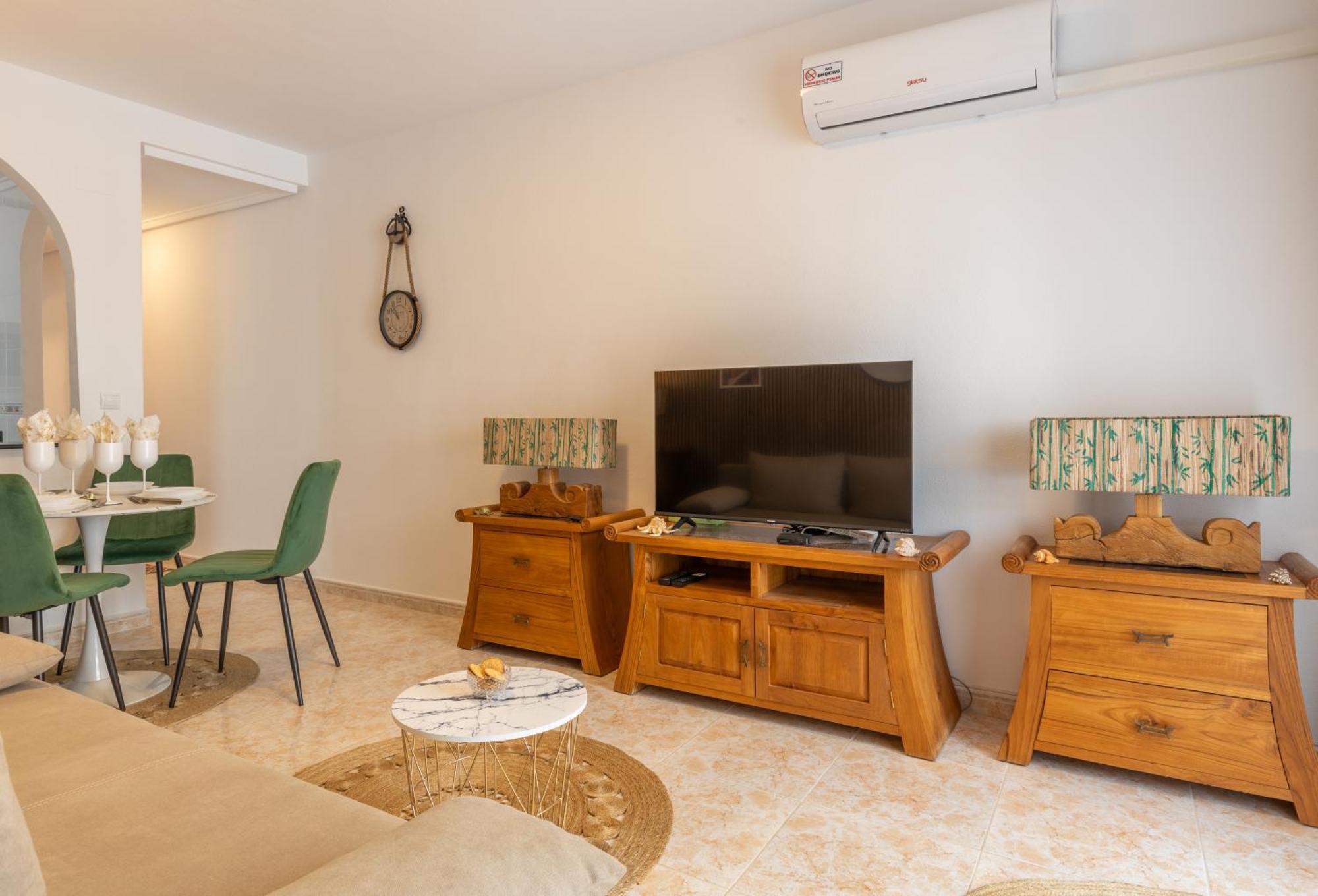 Hola Torrevieja Apartment ภายนอก รูปภาพ